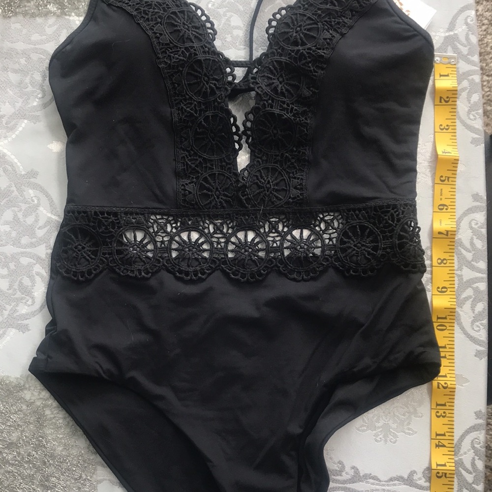 🎉HP🎉⭐️New Becca Muse Crochet One-Piece Swimsuit - Picture 10 of 12